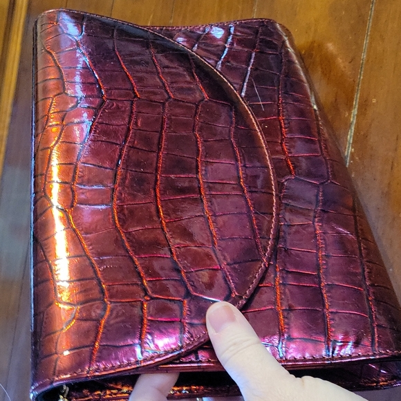 ๐ METALLIC RED HANDBAG - Picture 2 of 9